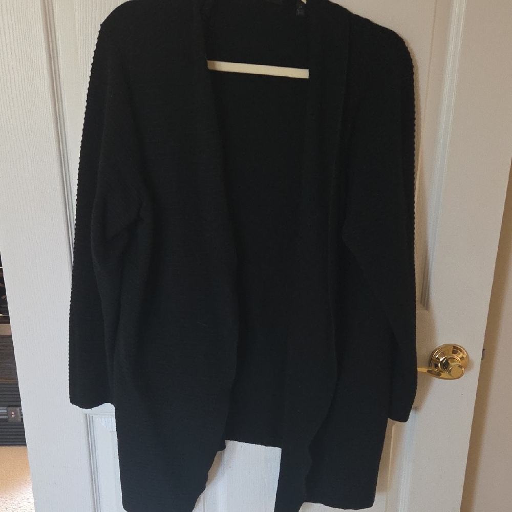 Cyrus Women's Black Cardigan Sweater